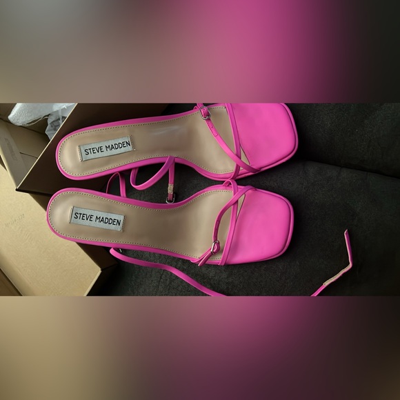 Pink Steve Madden - Picture 3 of 5